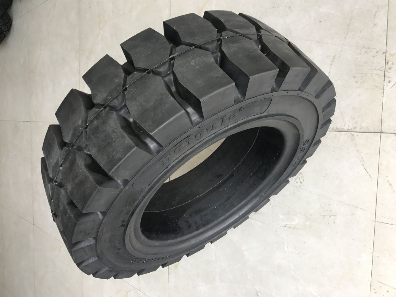 浙江厂家叉车实心轮胎批发650-10