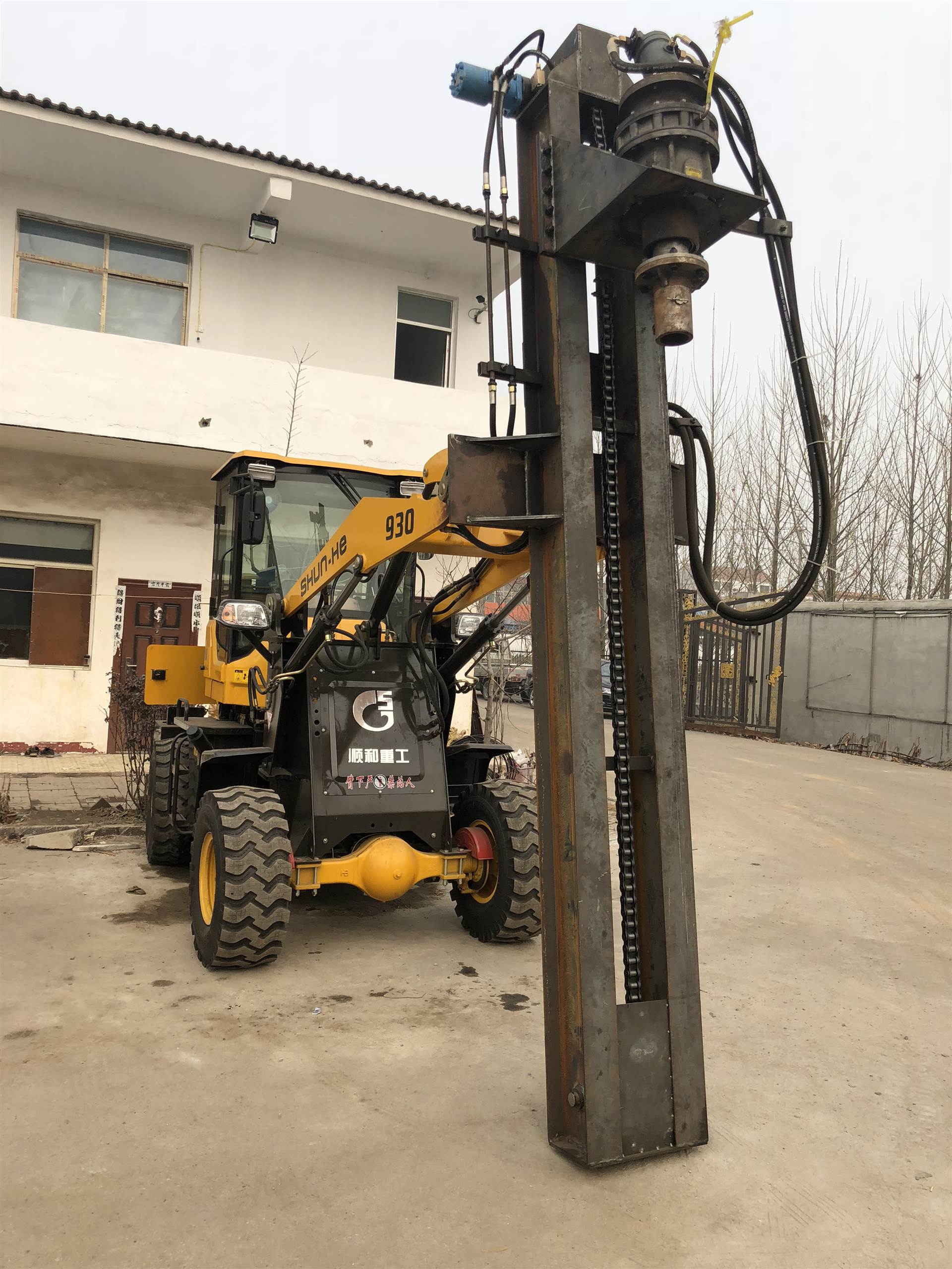 安装电线杆水泥杆挖坑机厂家直销电线杆挖坑机装载机挖坑机价格