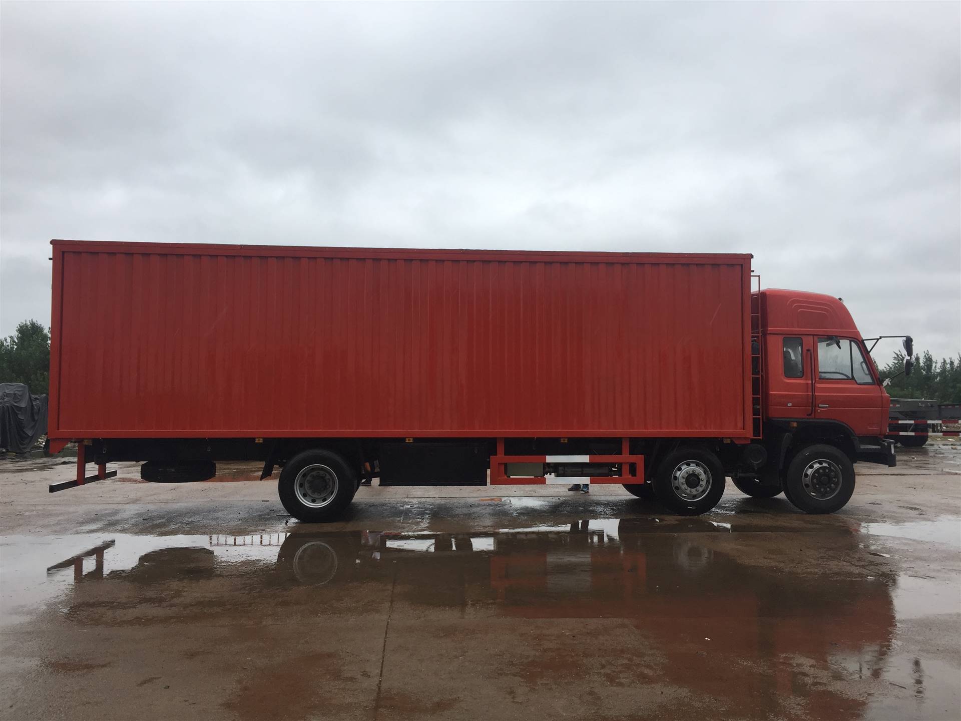 湖北9米6厢式货车价格