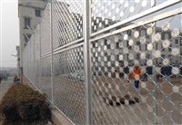 新疆焊接网隔离栅生产厂家