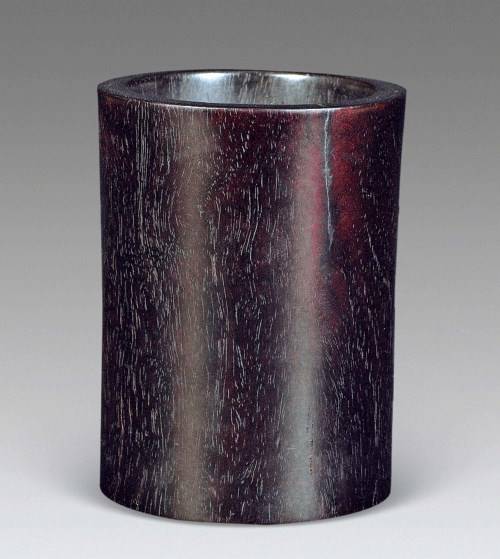 紫檀木笔筒去哪里鉴定比较好