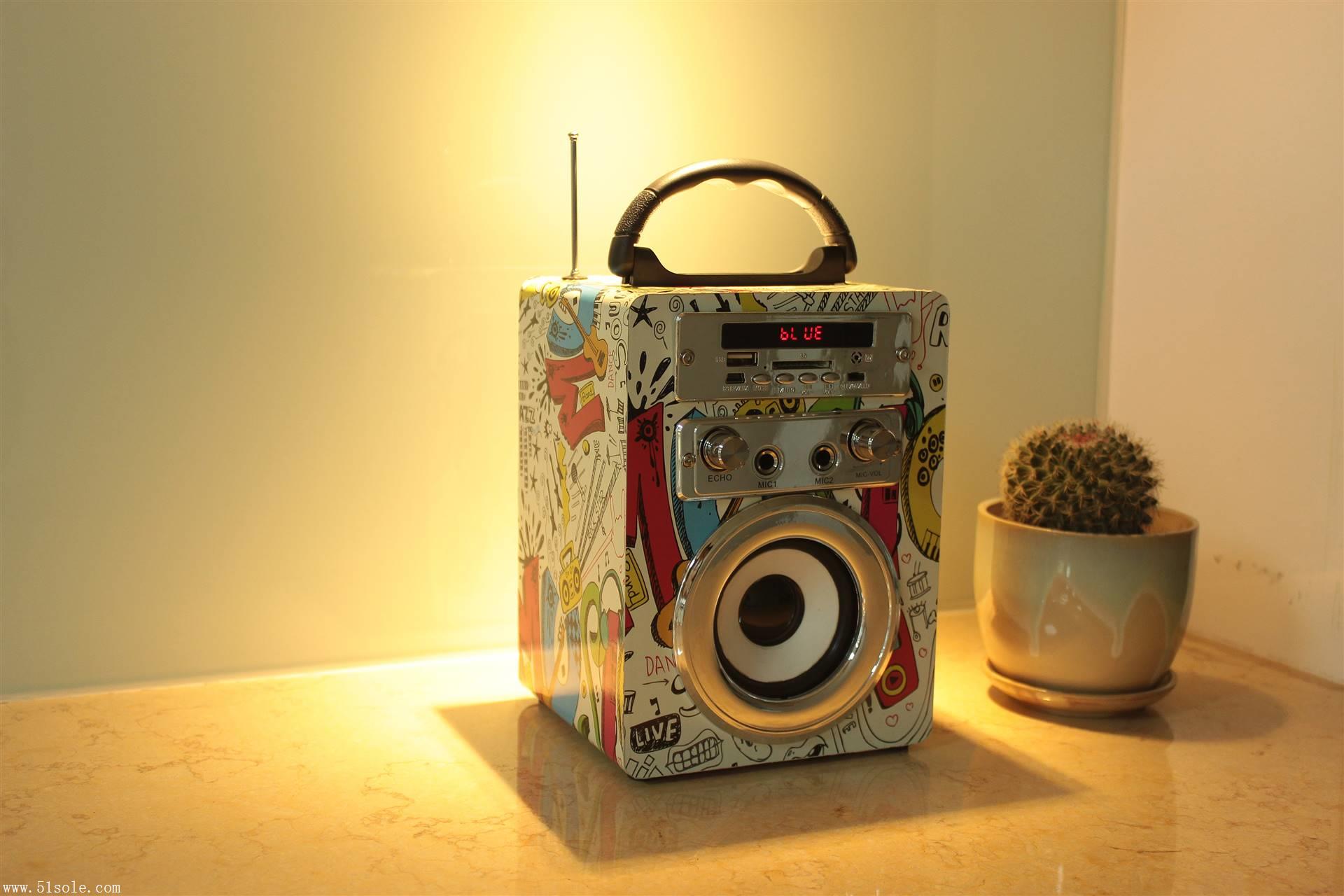 厂家直供新款无线蓝牙音箱 迷你插卡音箱 涂鸦音箱