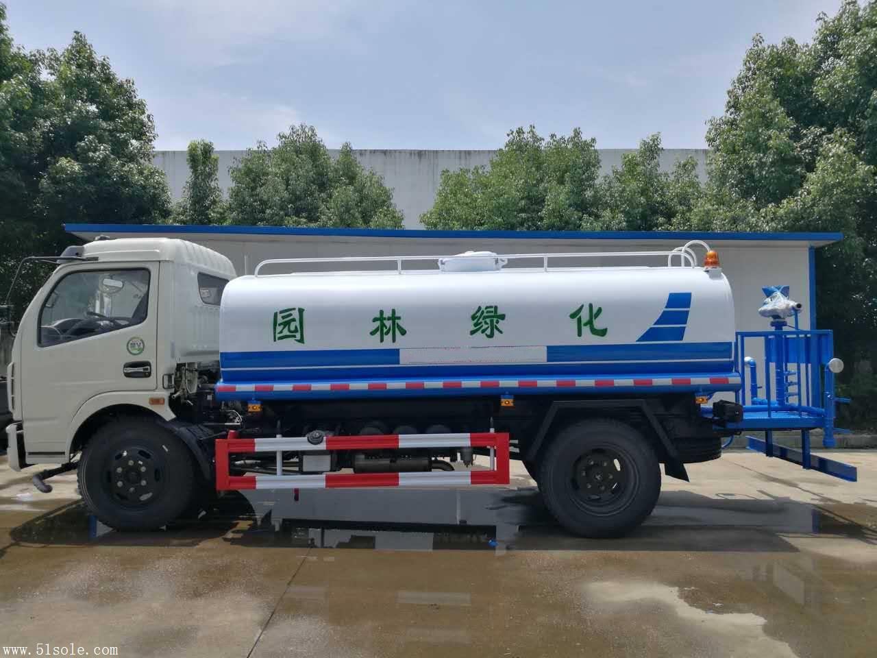 供应9吨洒水车 福瑞卡5吨洒水车出售