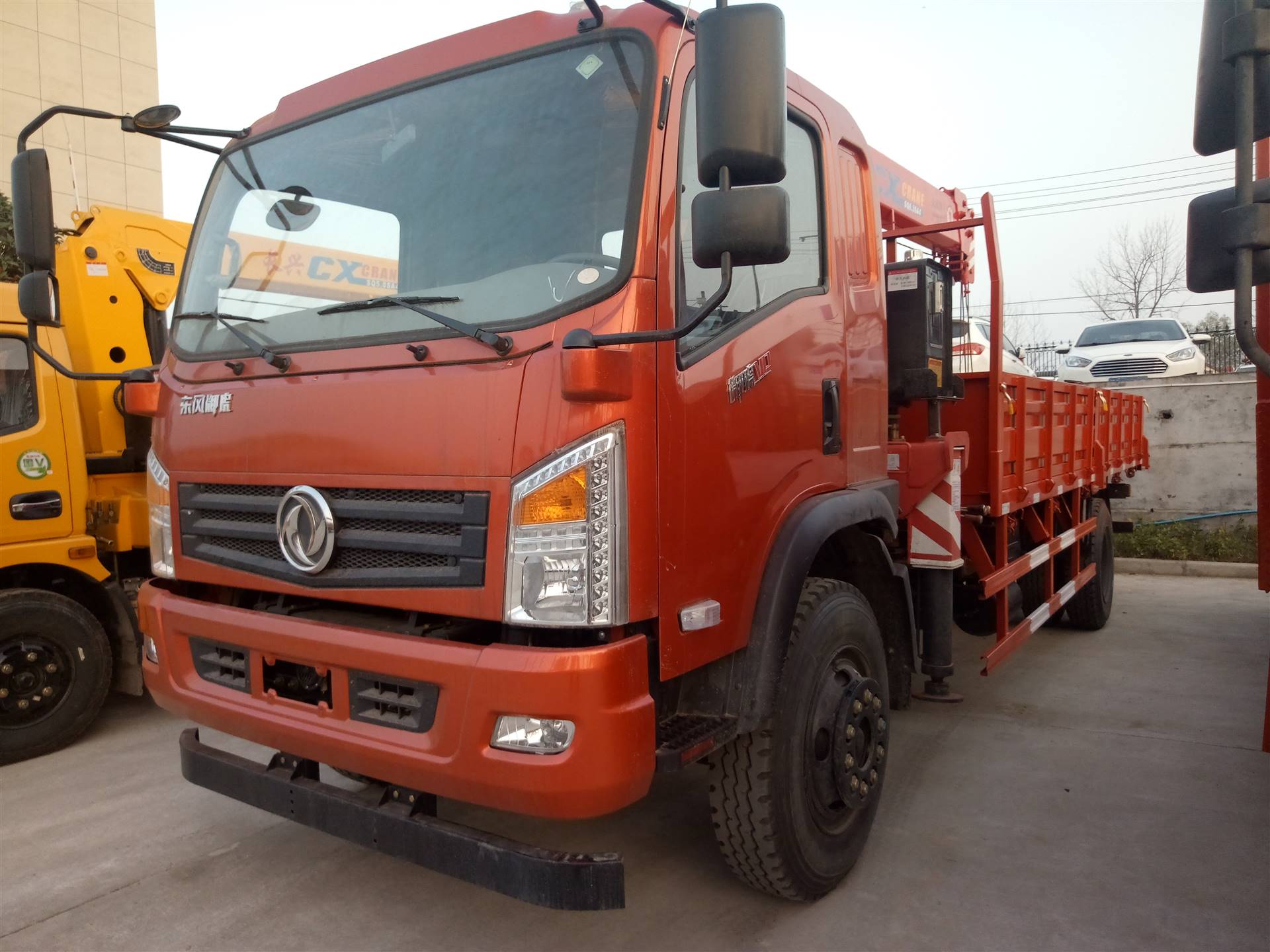 东风新款单桥随车起重车厂家