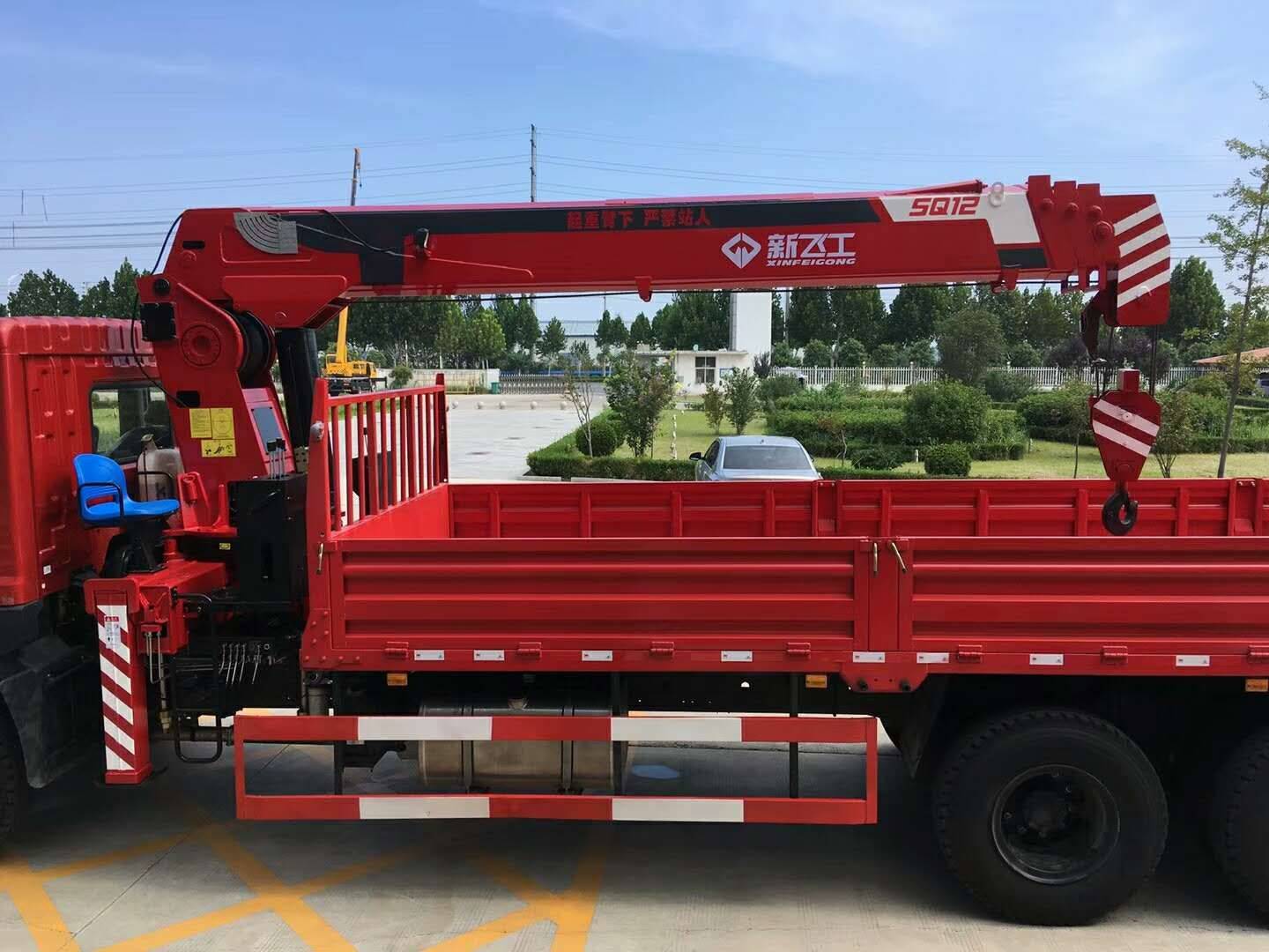 东风新飞工8吨随车吊