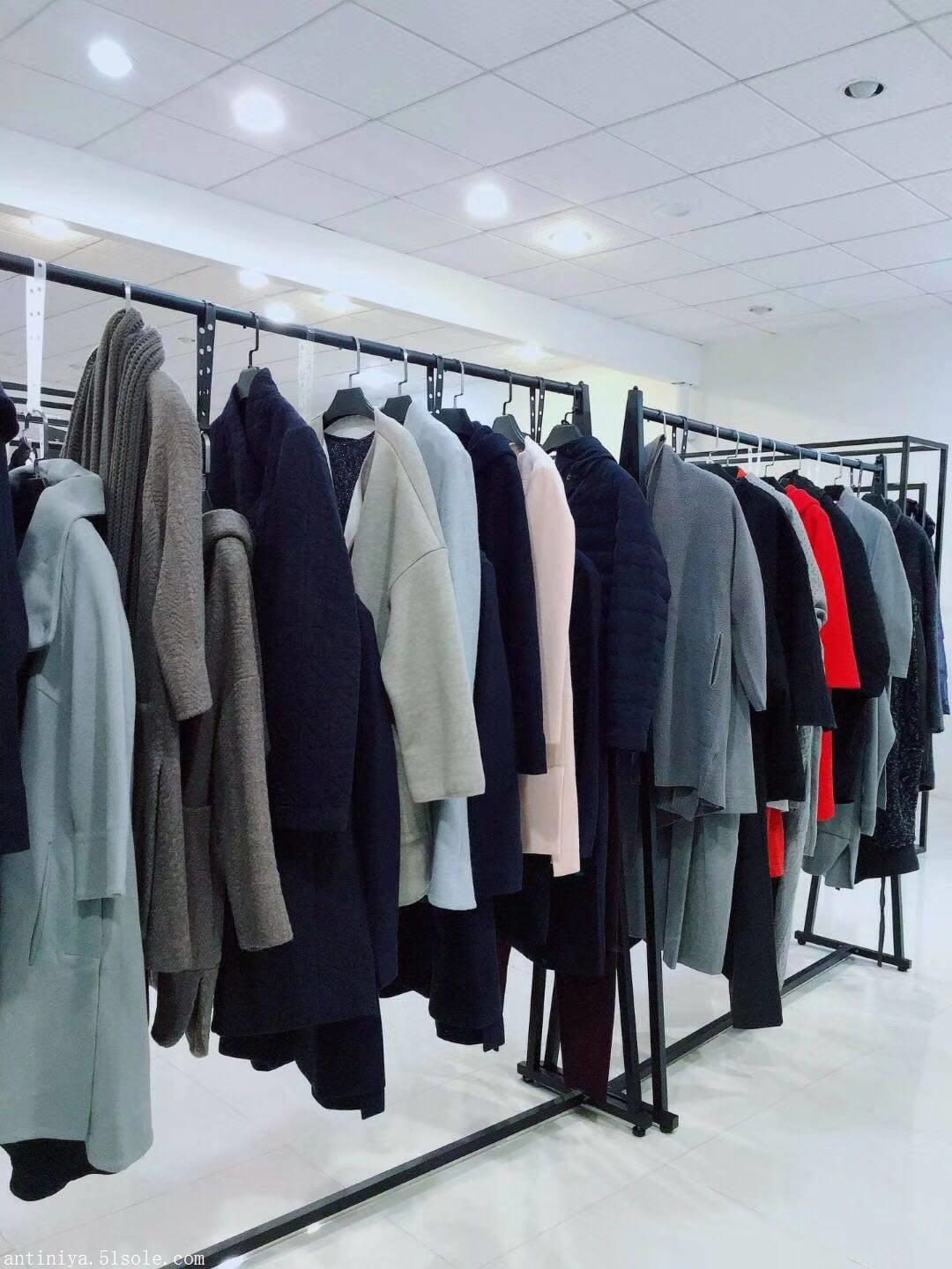 广东厂家大量精品女装走量批发