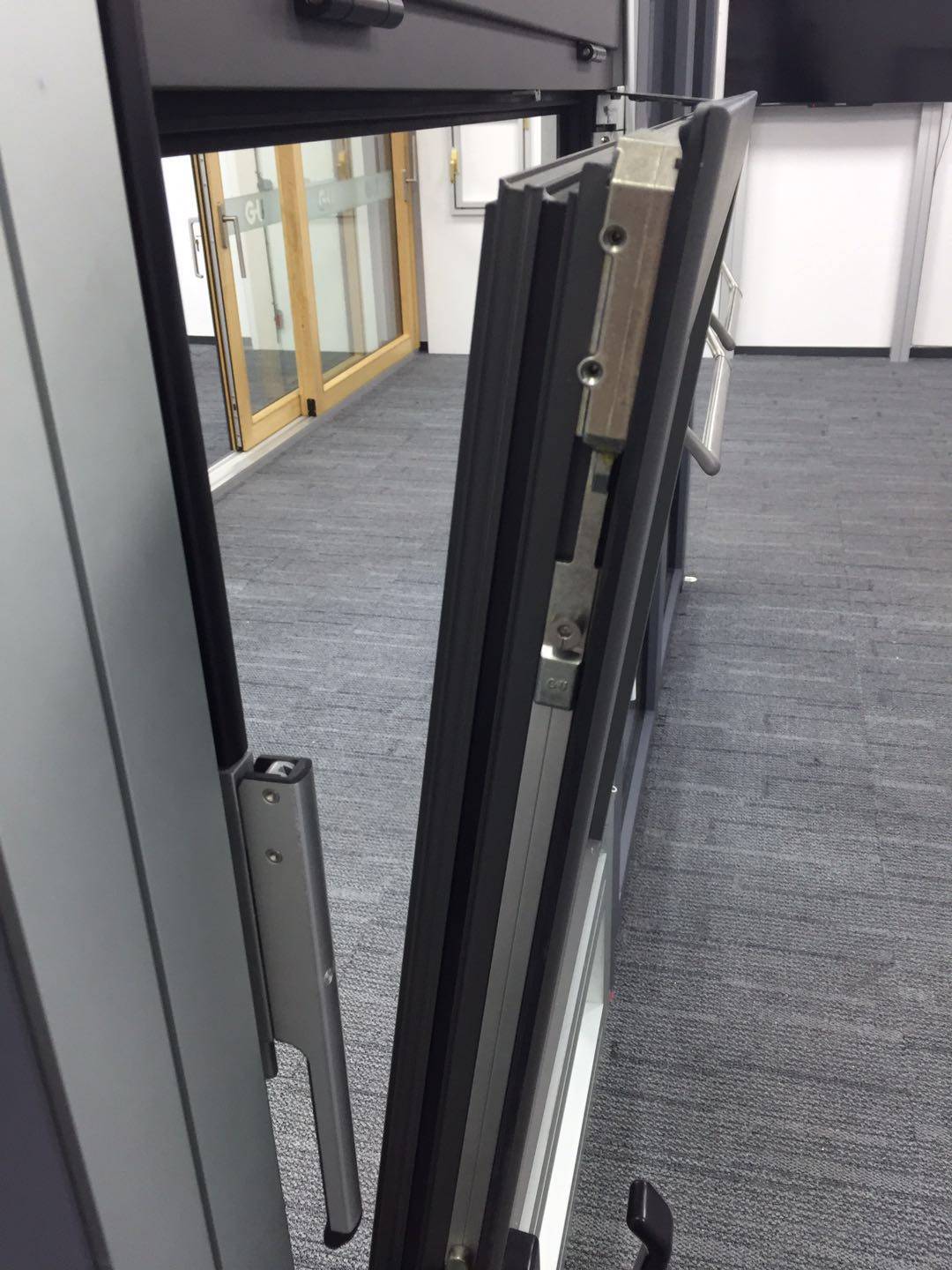 德国格屋gu内开内倒窗ak8