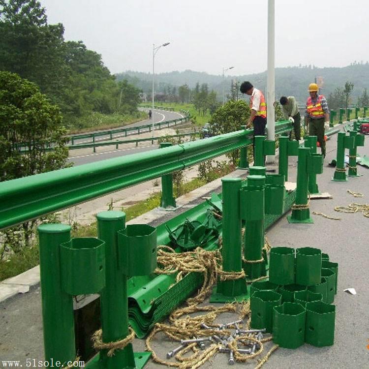 贵州厂家直销 喷塑波形护栏板 双波道路防撞护栏