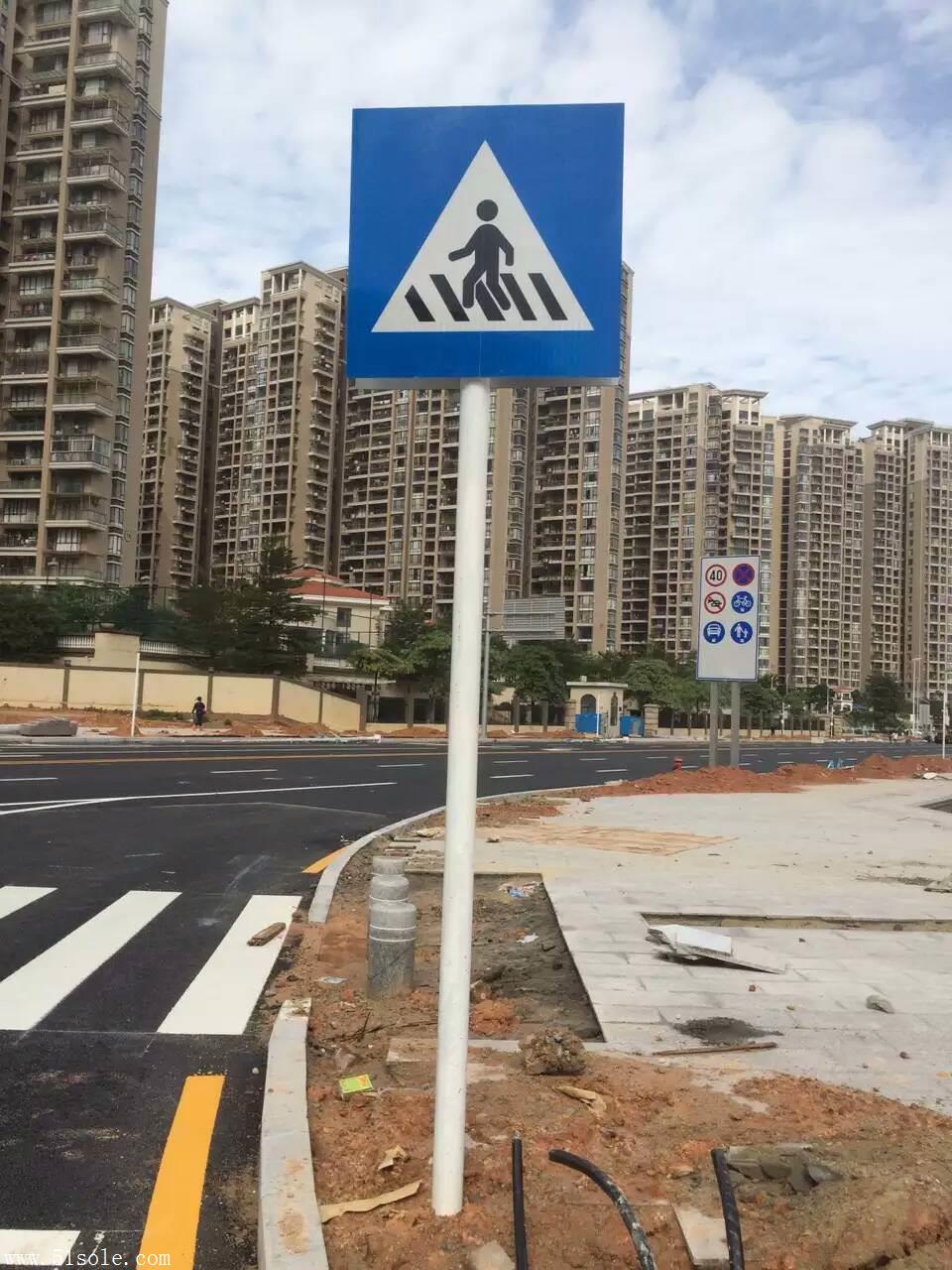 单柱式交通标志牌定制厂家按设计院图纸制作报价