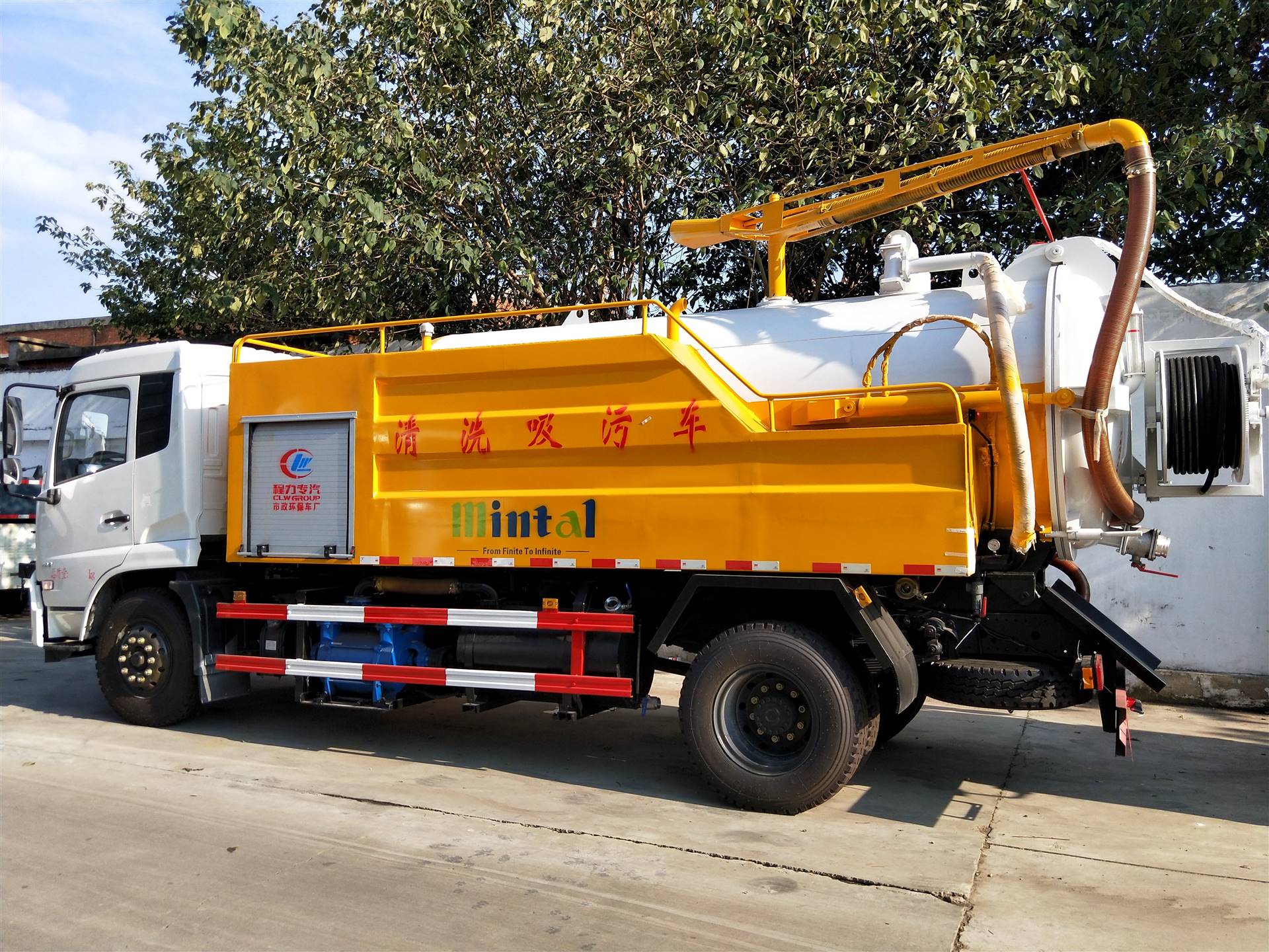 东风天锦清洗吸污车,下水道联合疏通车