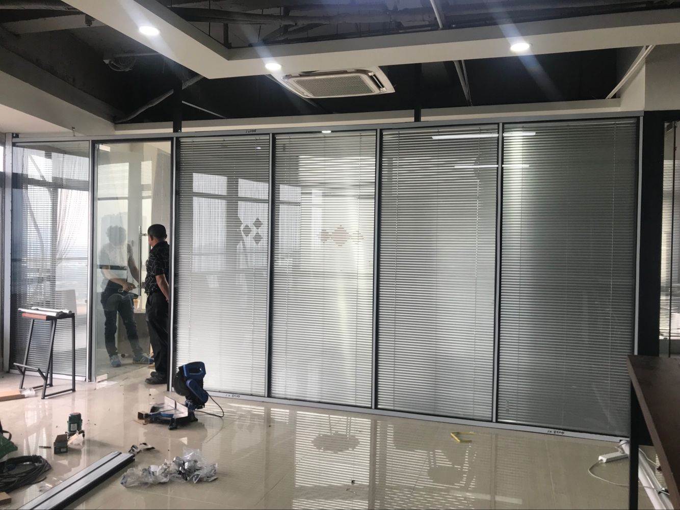 番禺区大学城周隔音玻璃门窗玻璃隔断玻璃门镜子维修玻璃