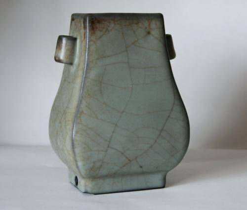 宋官窑双贯耳尊拍卖哪好