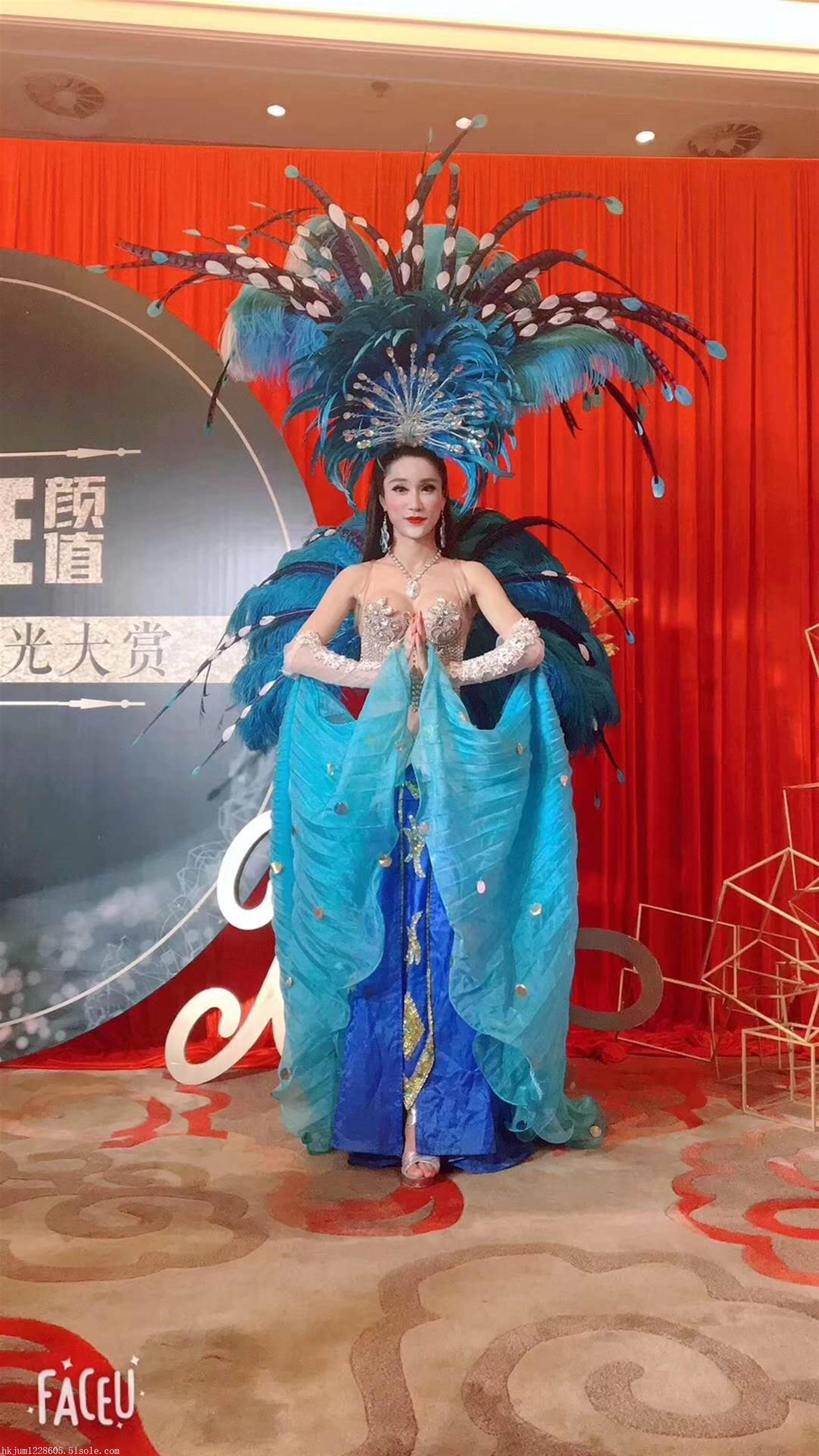 包含美国人妖玩三人的词条