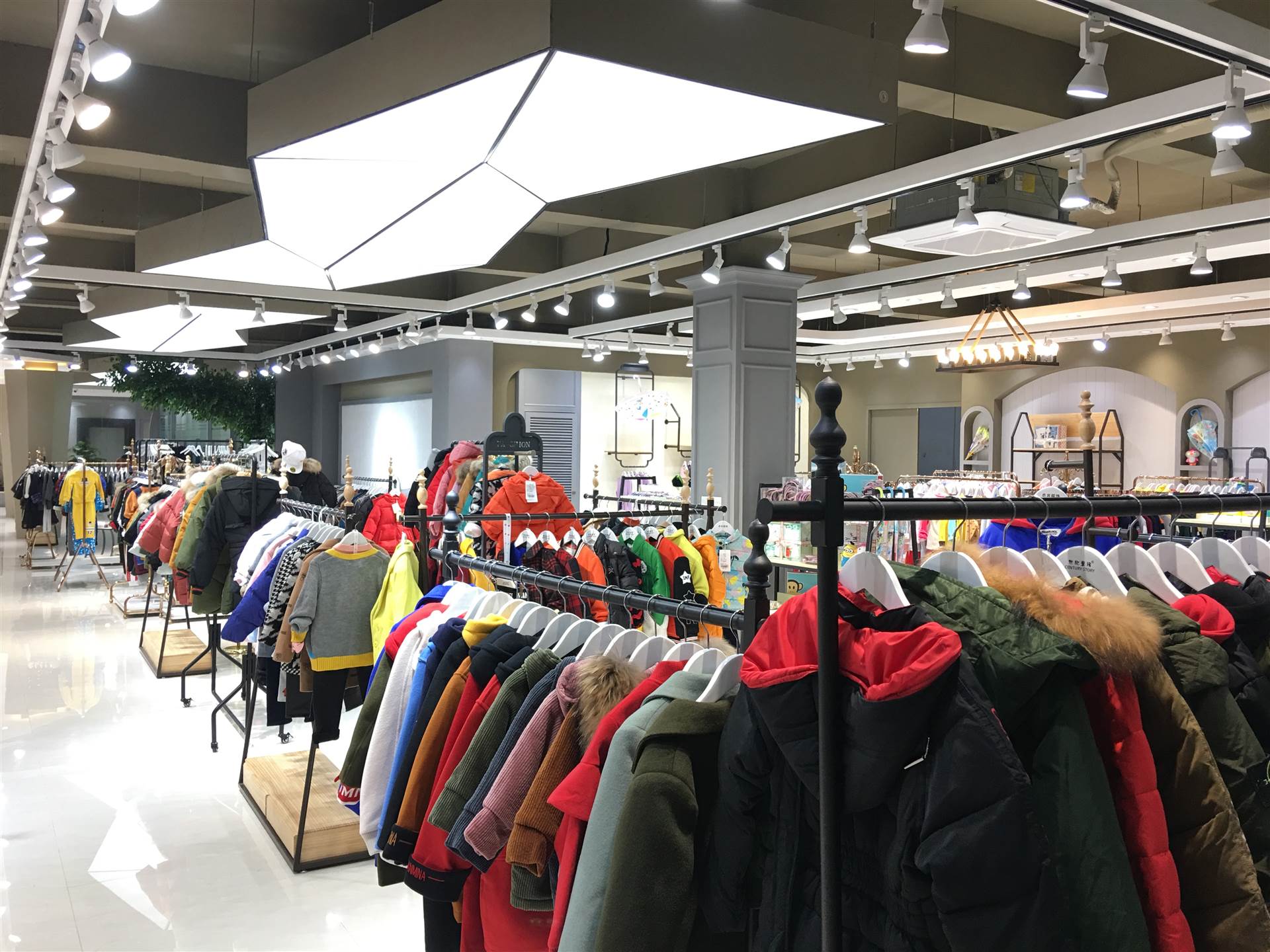 廣州童裝批發市場可萊品牌折扣童裝