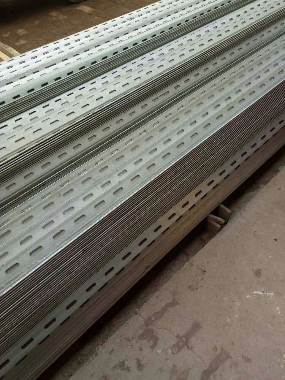 各种规格角钢 电厂专用冲孔镀锌花角钢