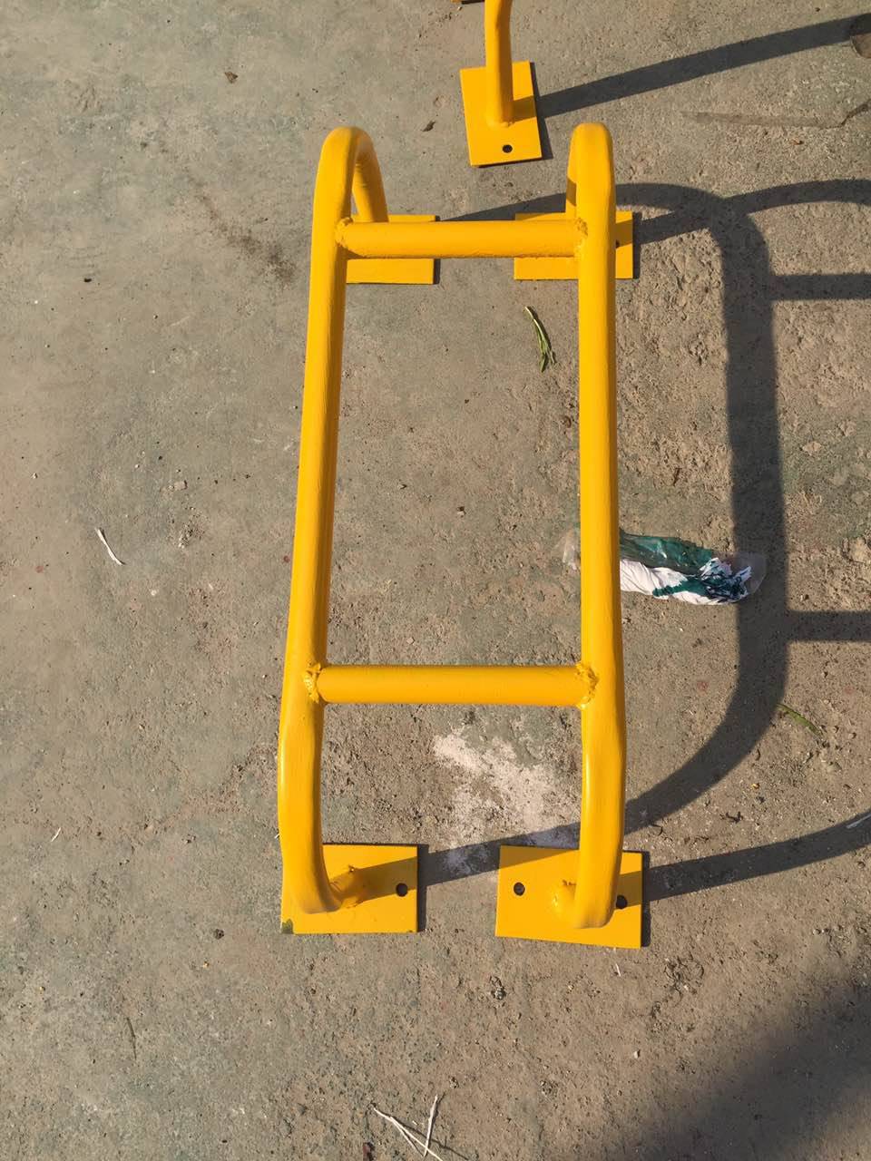 燃气管道防撞保护措施 镀锌钢管防护栏 防撞围栏