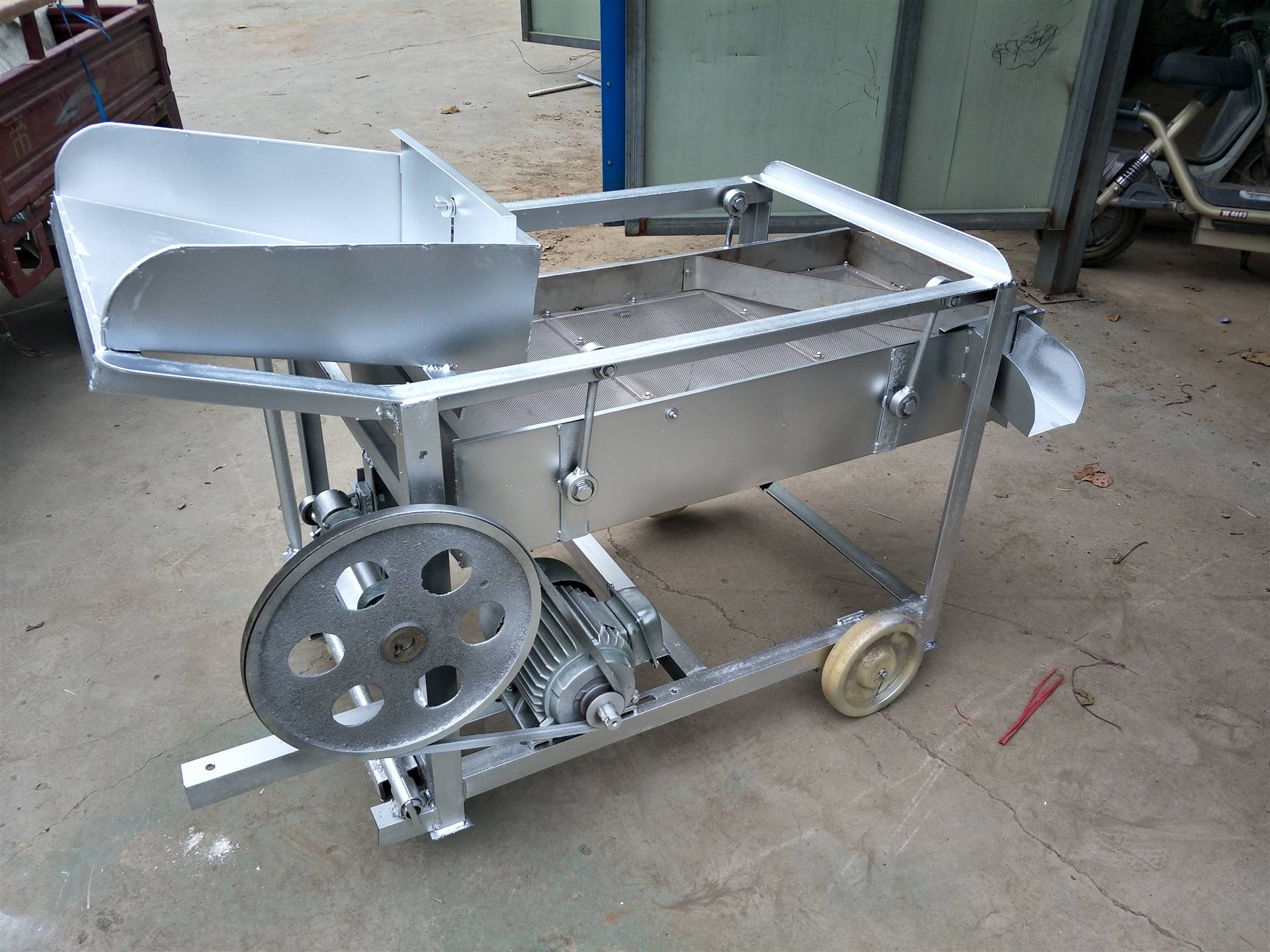 小型玉米豆类粮食振动清选机 家用可移动除杂筛选机器