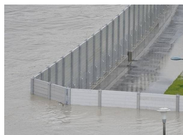 姑苏铧顺置业获得修建坡道进口防洪涝结构专利确保叠加后的挡水板的高度大于积水深度