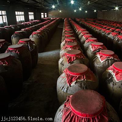 【 浓香型基酒古法酿制纯粮食酒泸州白酒生产厂家鼎