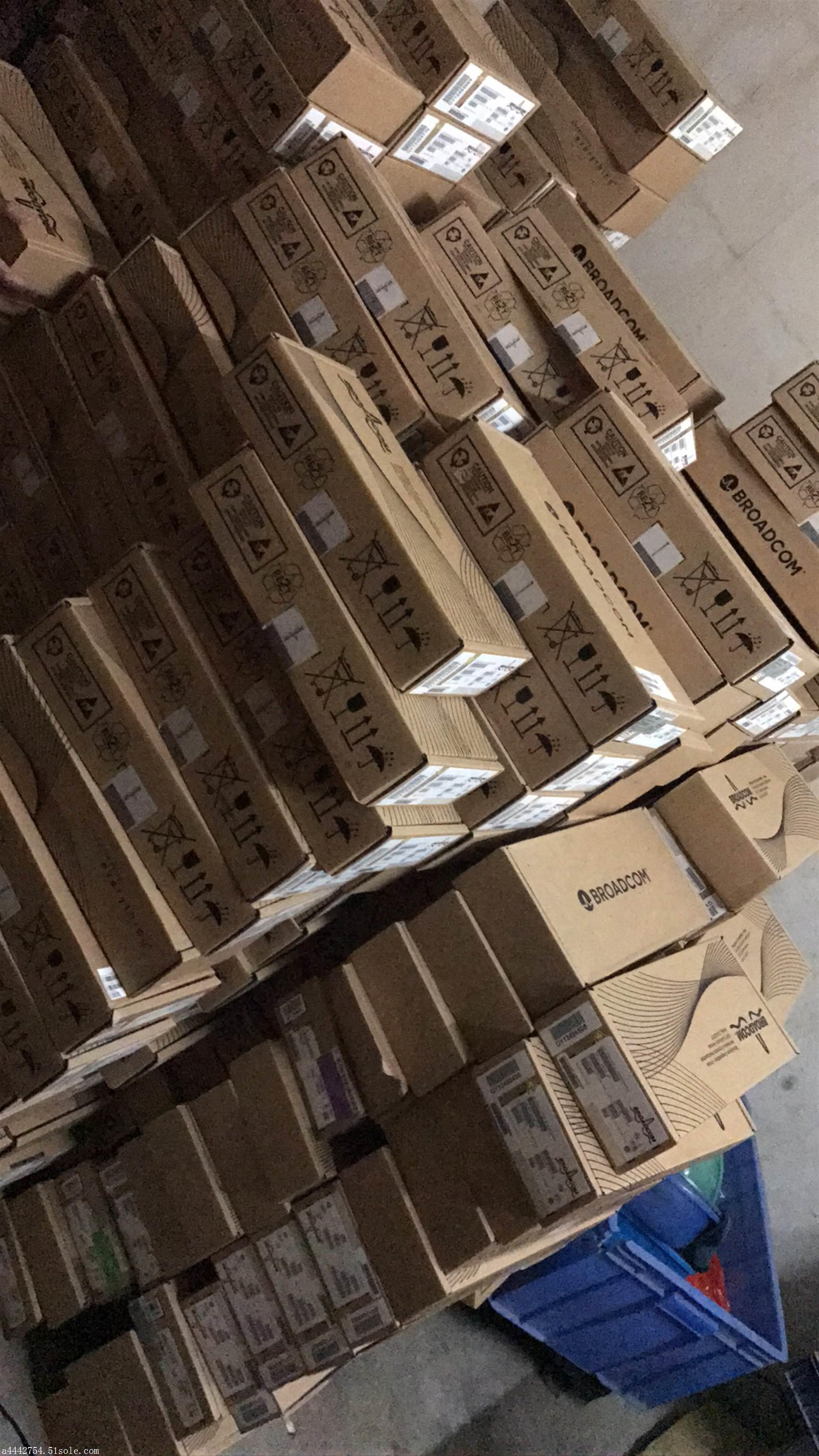 北京回收电子工厂库存ic万芯回收