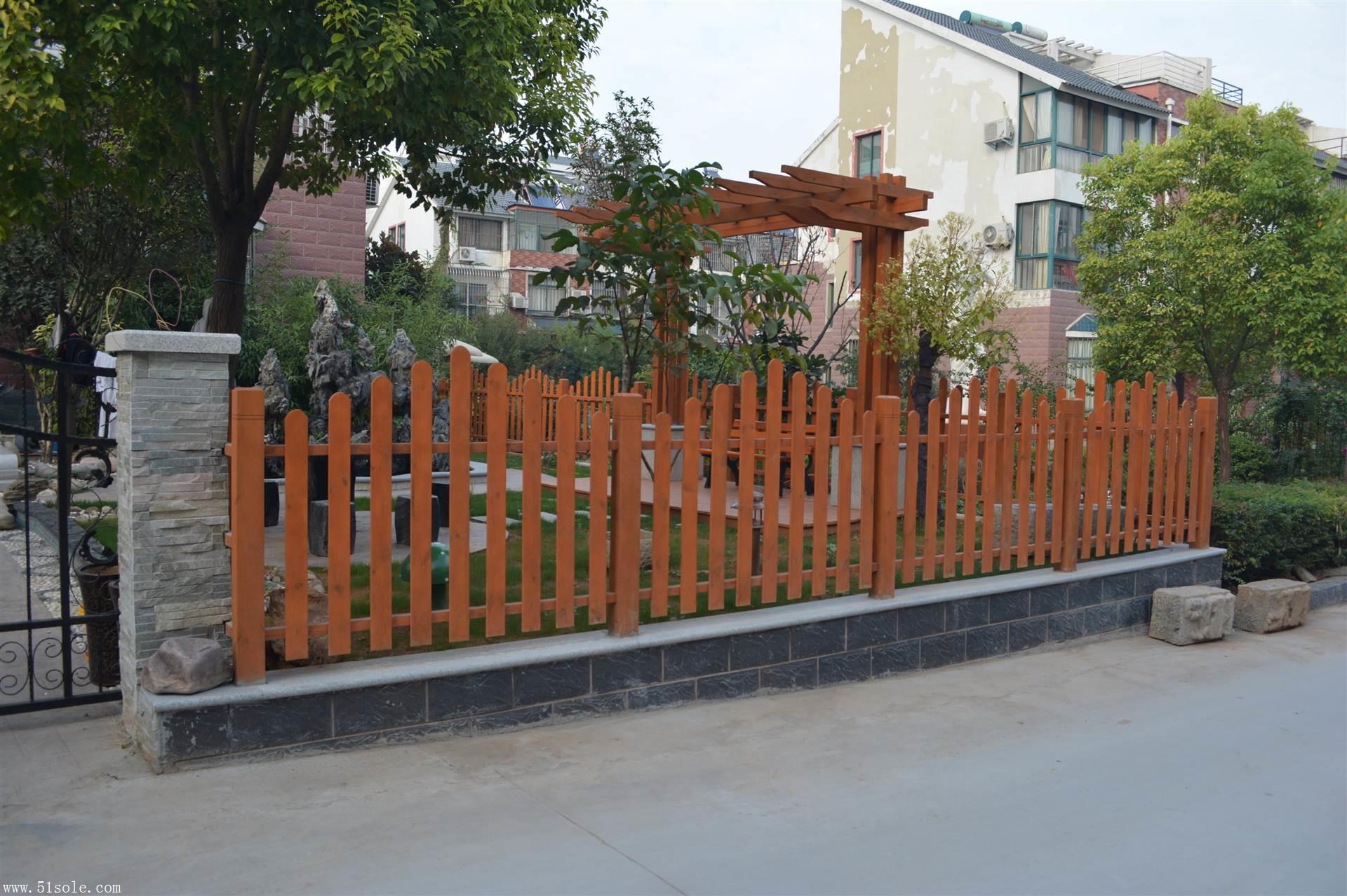 郑州防腐木护栏 开封防腐木围栏价格