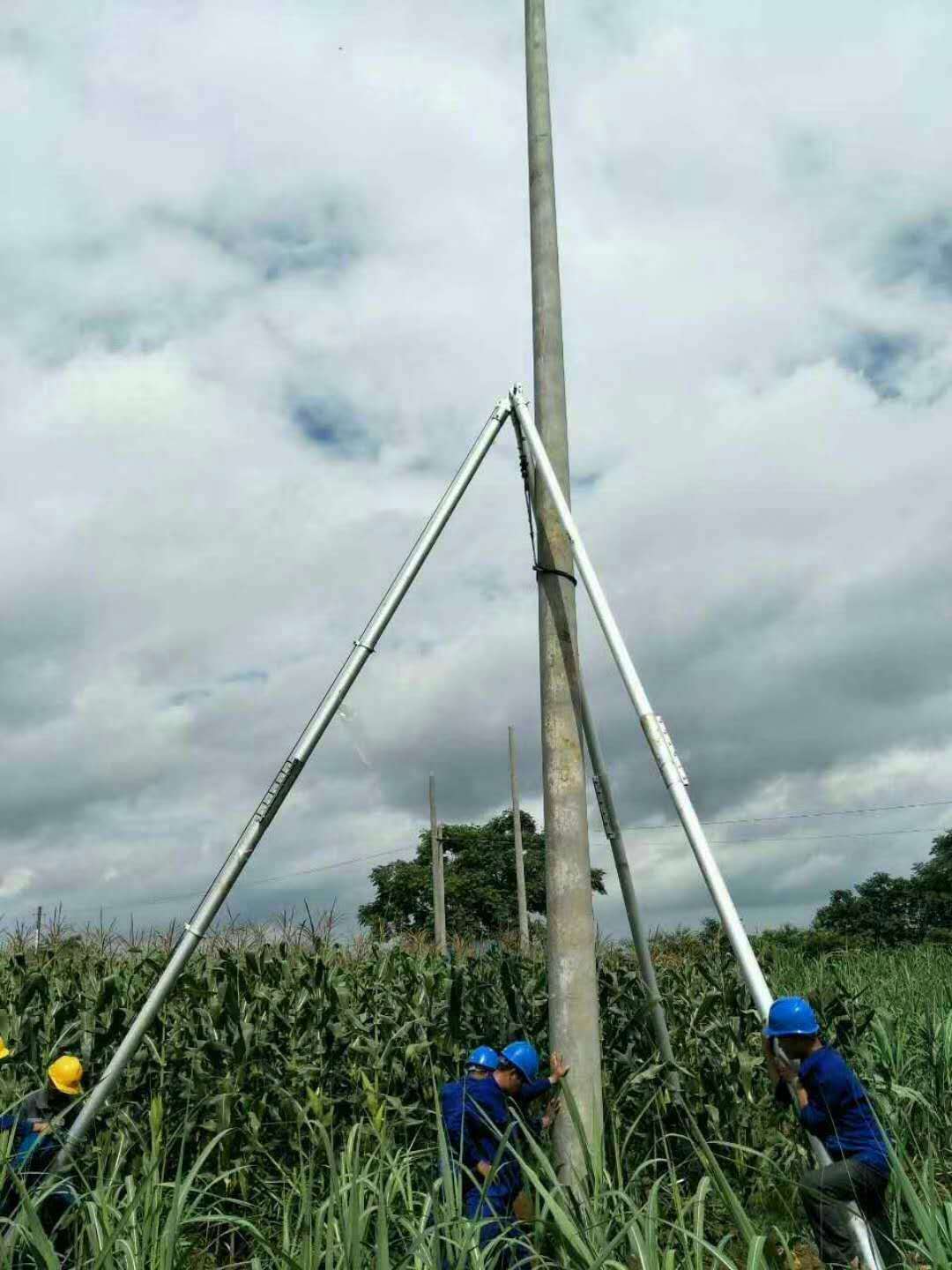 座腿式人字抱杆示意图图片