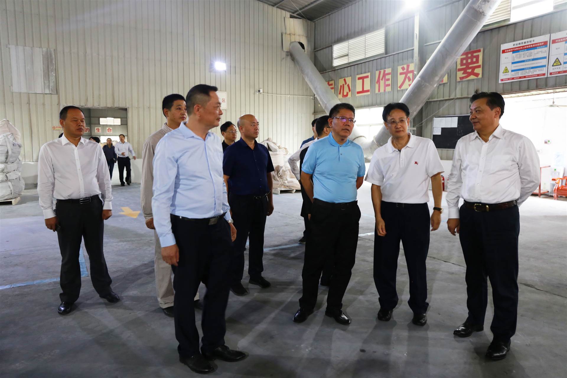 年10月13日,贵州省黔南州州委书记唐德智,州委常委兼州委秘书长瓦标龙