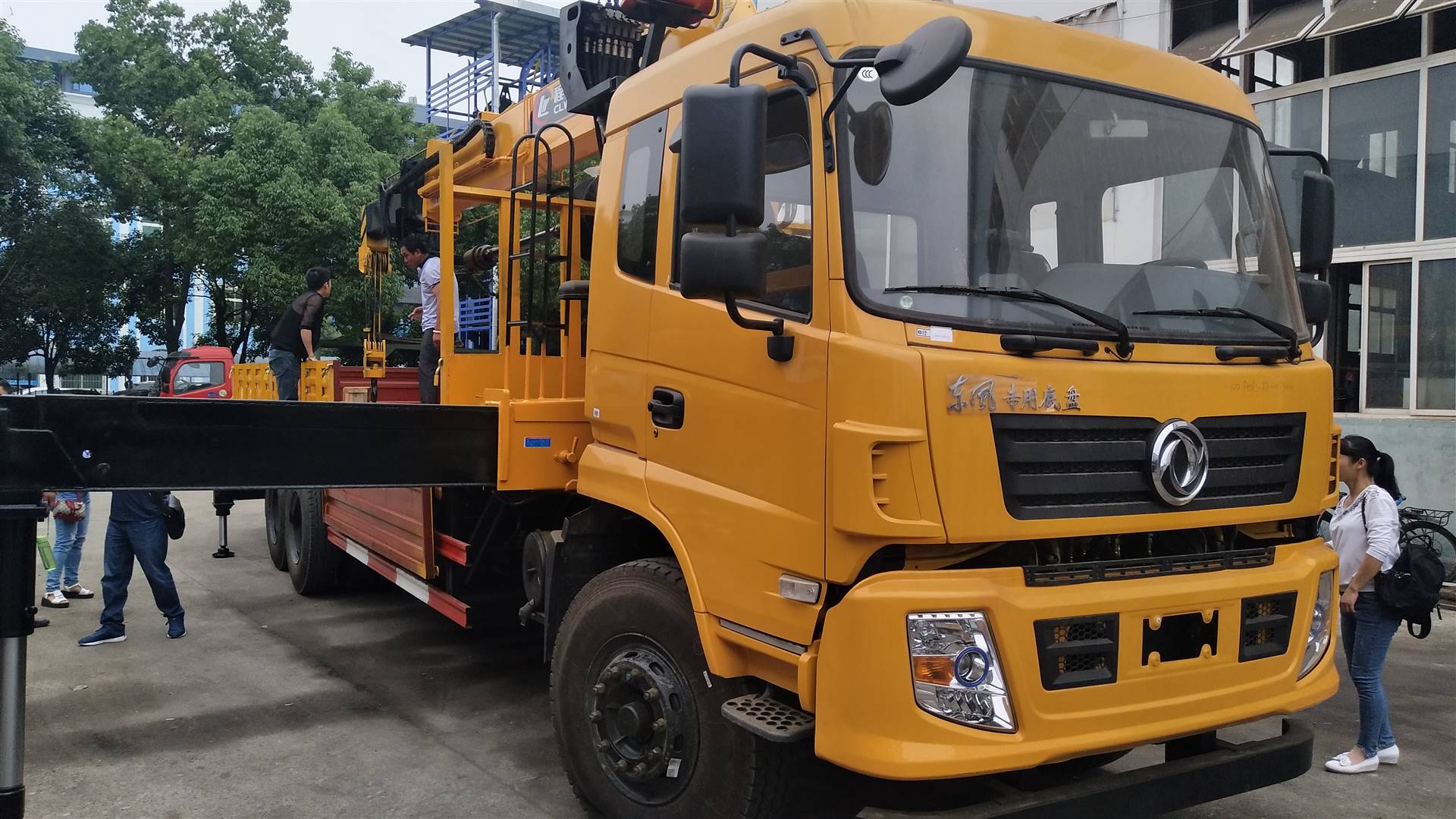 临夏三一25吨折臂随车吊送货上门