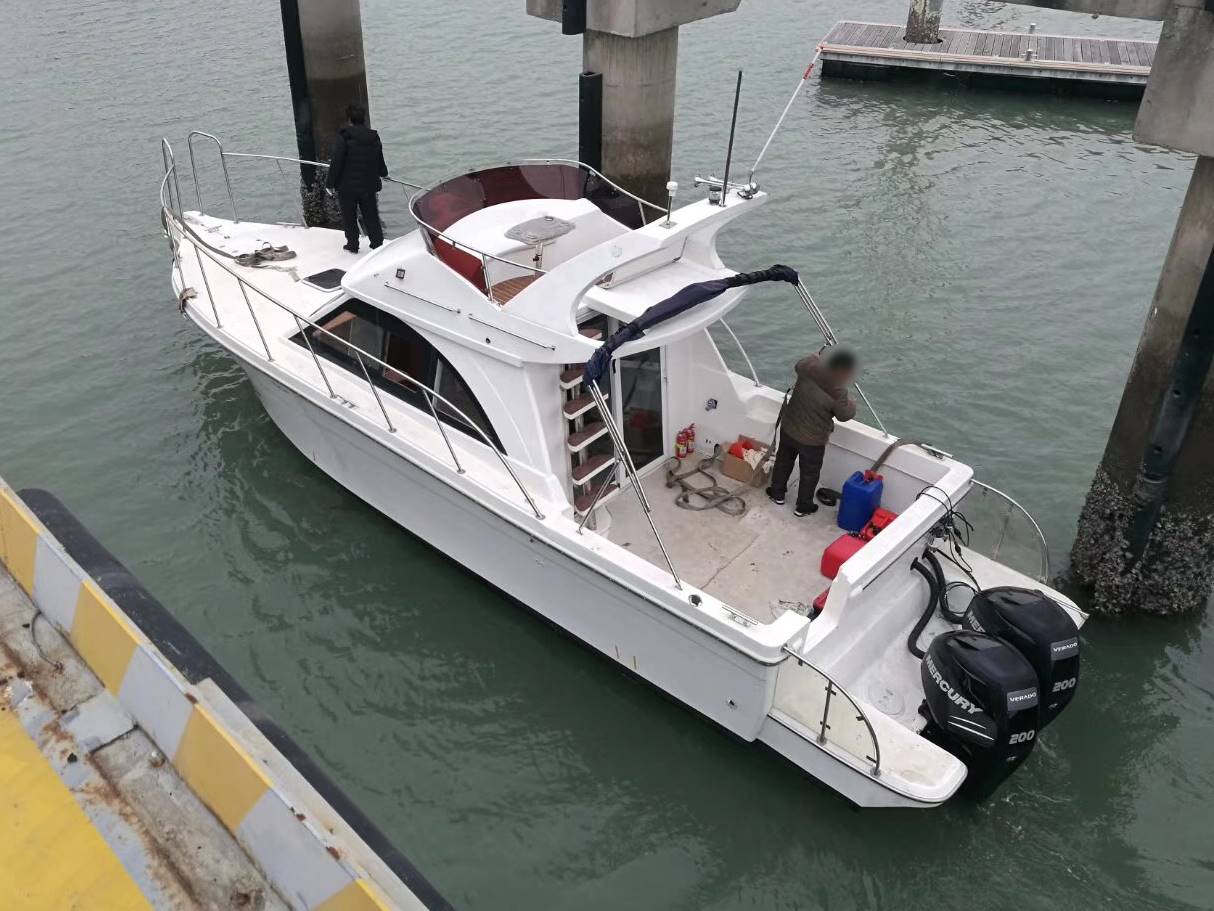 国产双机400马力带飞桥游钓艇