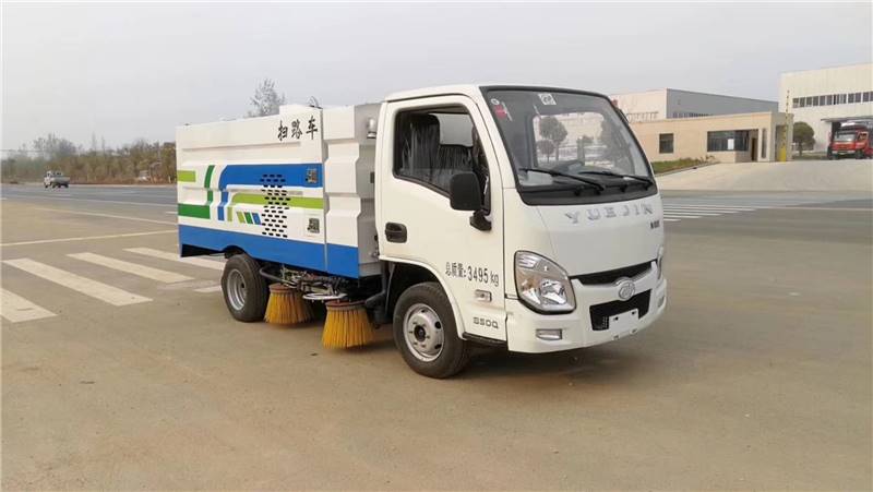 跃进3吨小型道路清扫车0.5水 /2尘