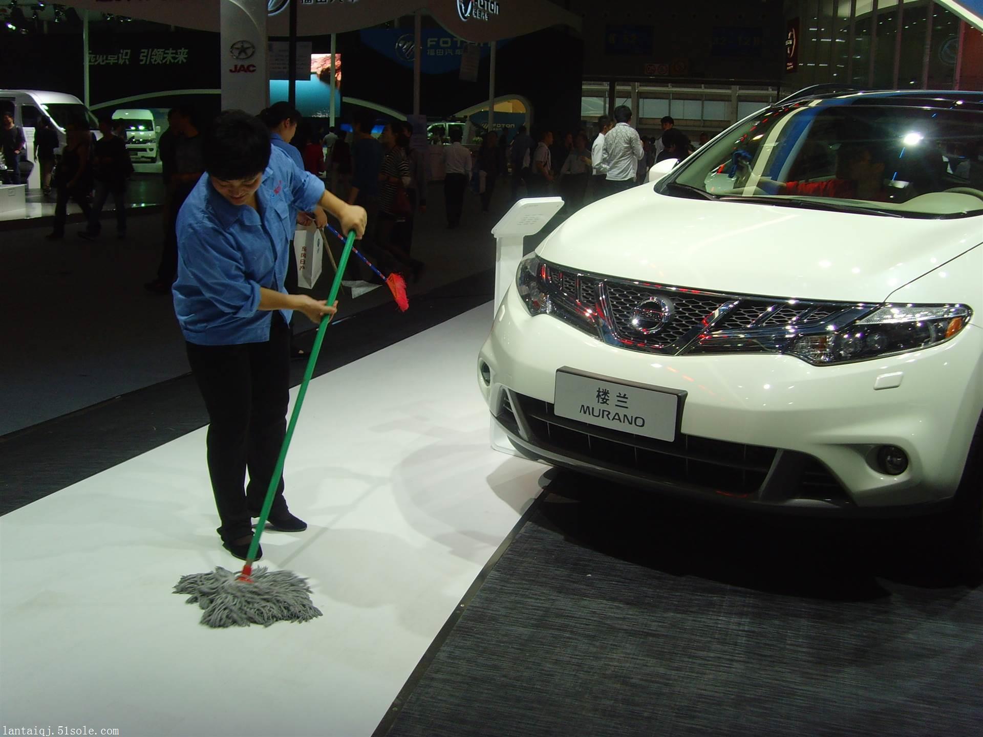 广州国际汽车展览会车展巡展保安擦车员车辆深度清洁保洁