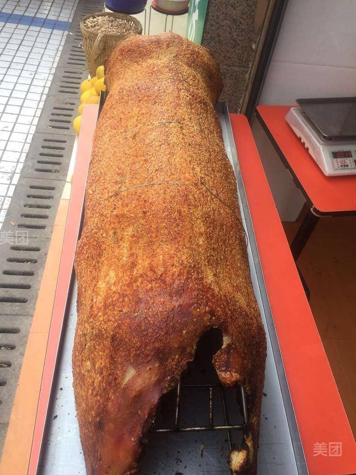 鼎一脆皮烤大猪传承经典之做