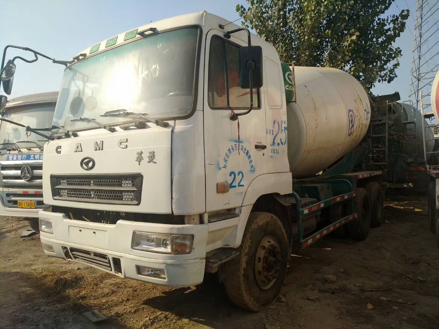 二手华凌搅拌罐车手续齐全