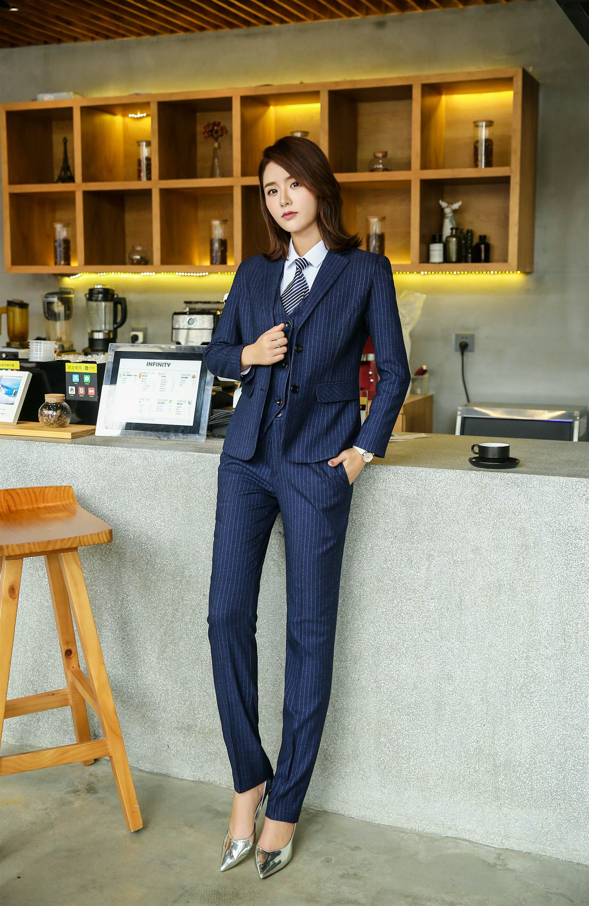 广州定制商场物业职业装广州定制物业管理团队职业装修身版型