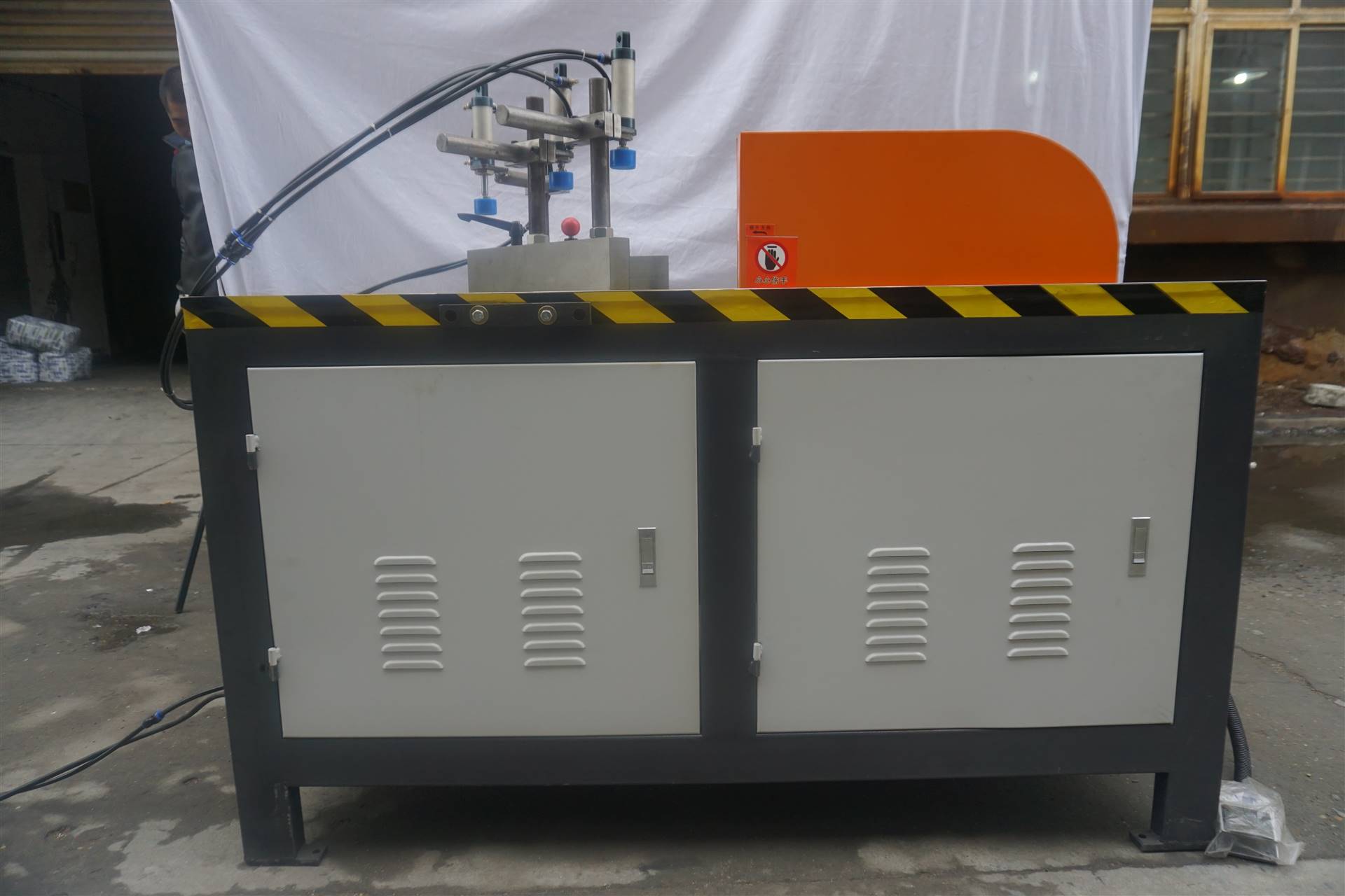 广东铝型材手推式任意角度锯 实现多种角度切割