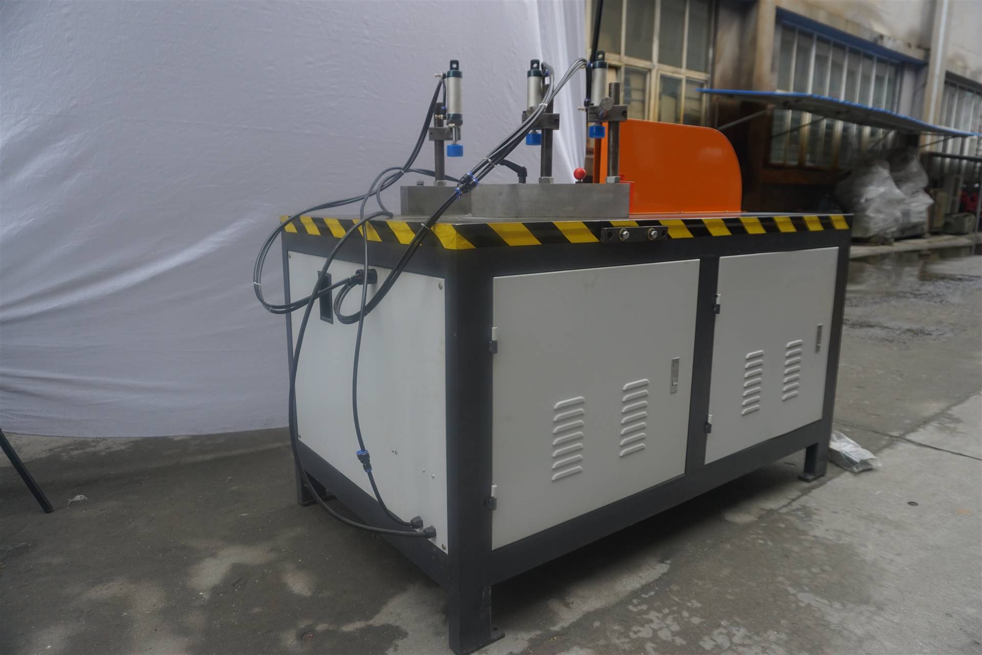 广东铝型材手推式任意角度锯 实现多种角度切割