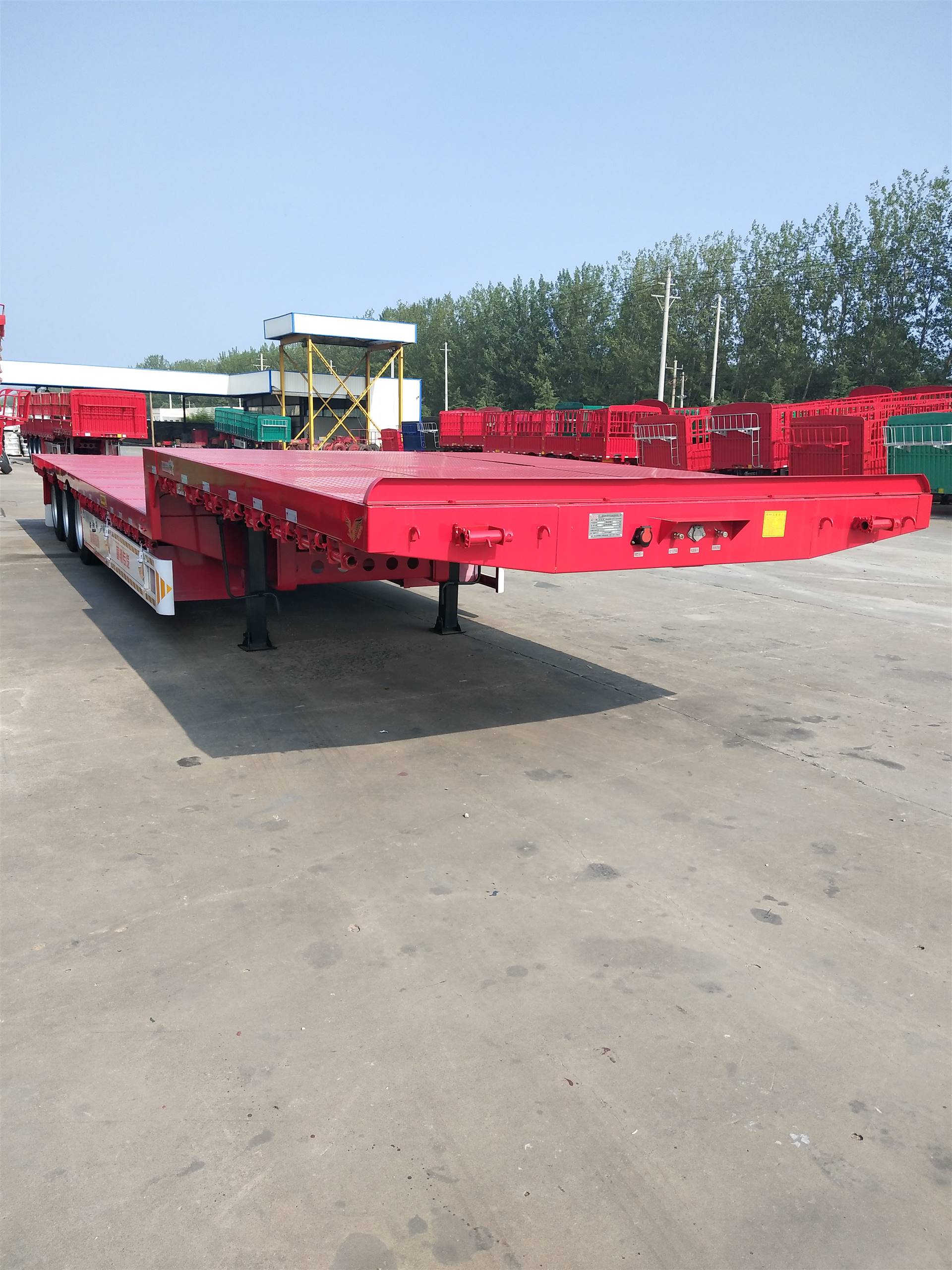 梁翔牌低平板半挂车