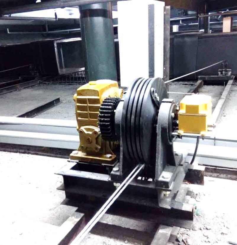 演播厅水平吊杆绳盘式提升机技术