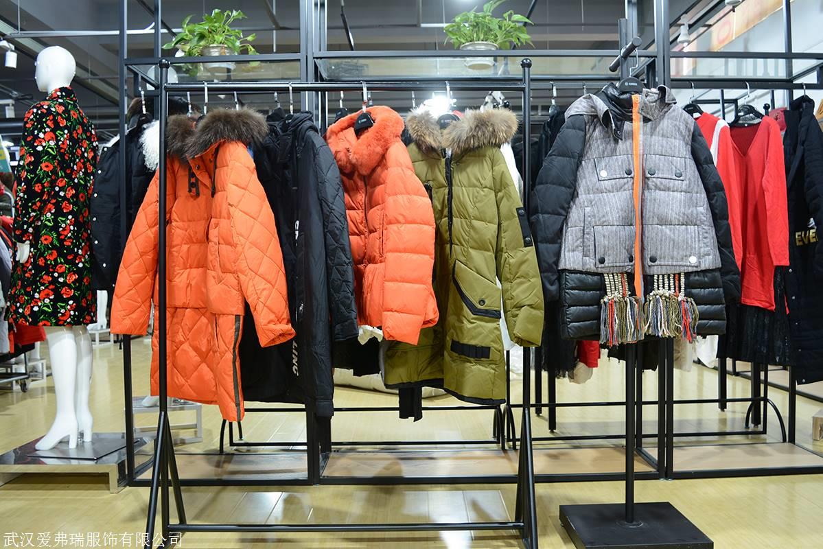 外贸服装进货渠道女装现货 千黛百合宝蓝色羽绒服女