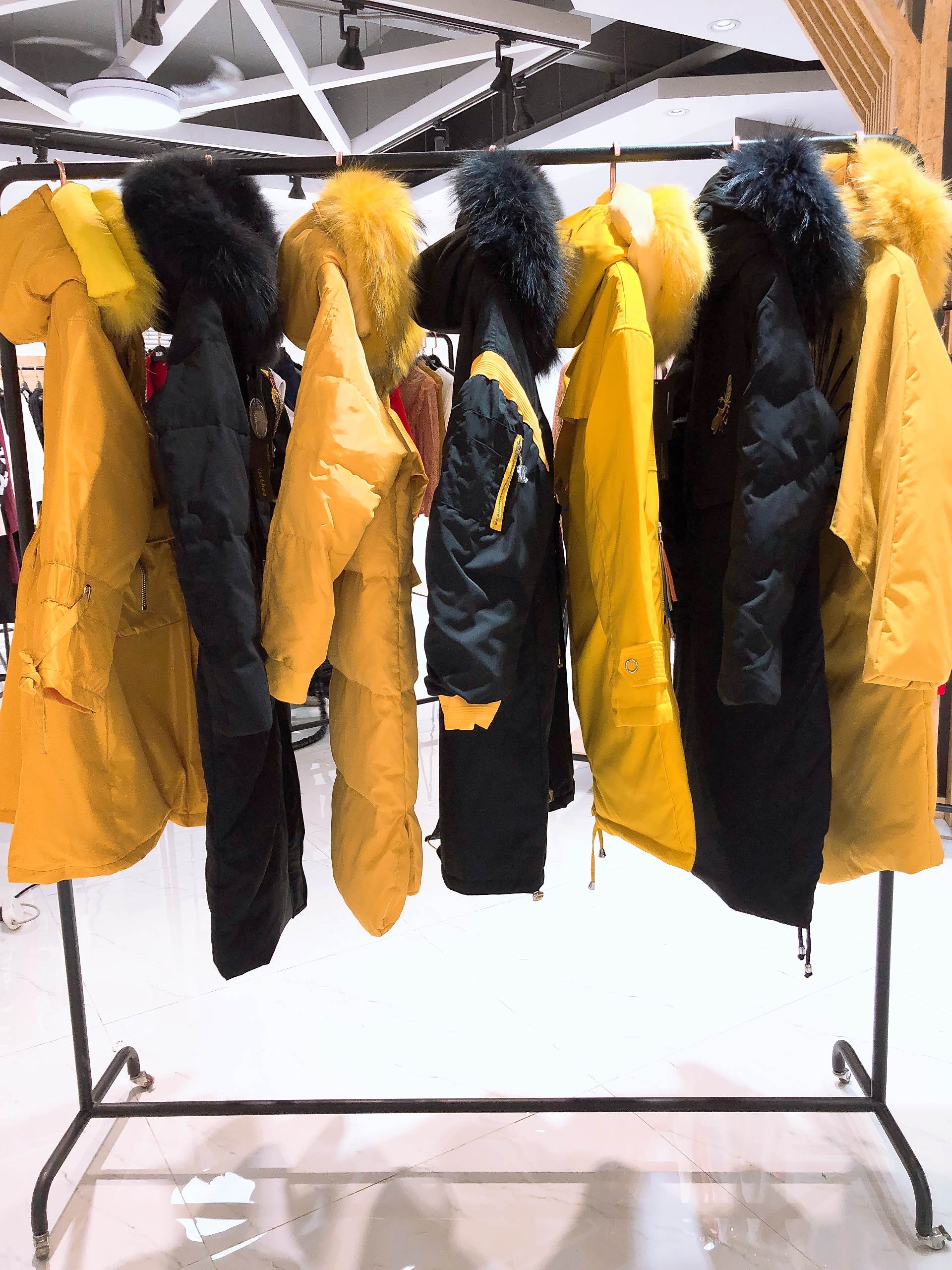 正品尾货品牌女装批发