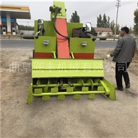 新乡养牛场打扫刮粪车2立方柴油清粪车视频