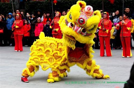 東莞年會舞獅,高杆舞獅,採青舞獅,點睛舞獅,梅花樁醒獅