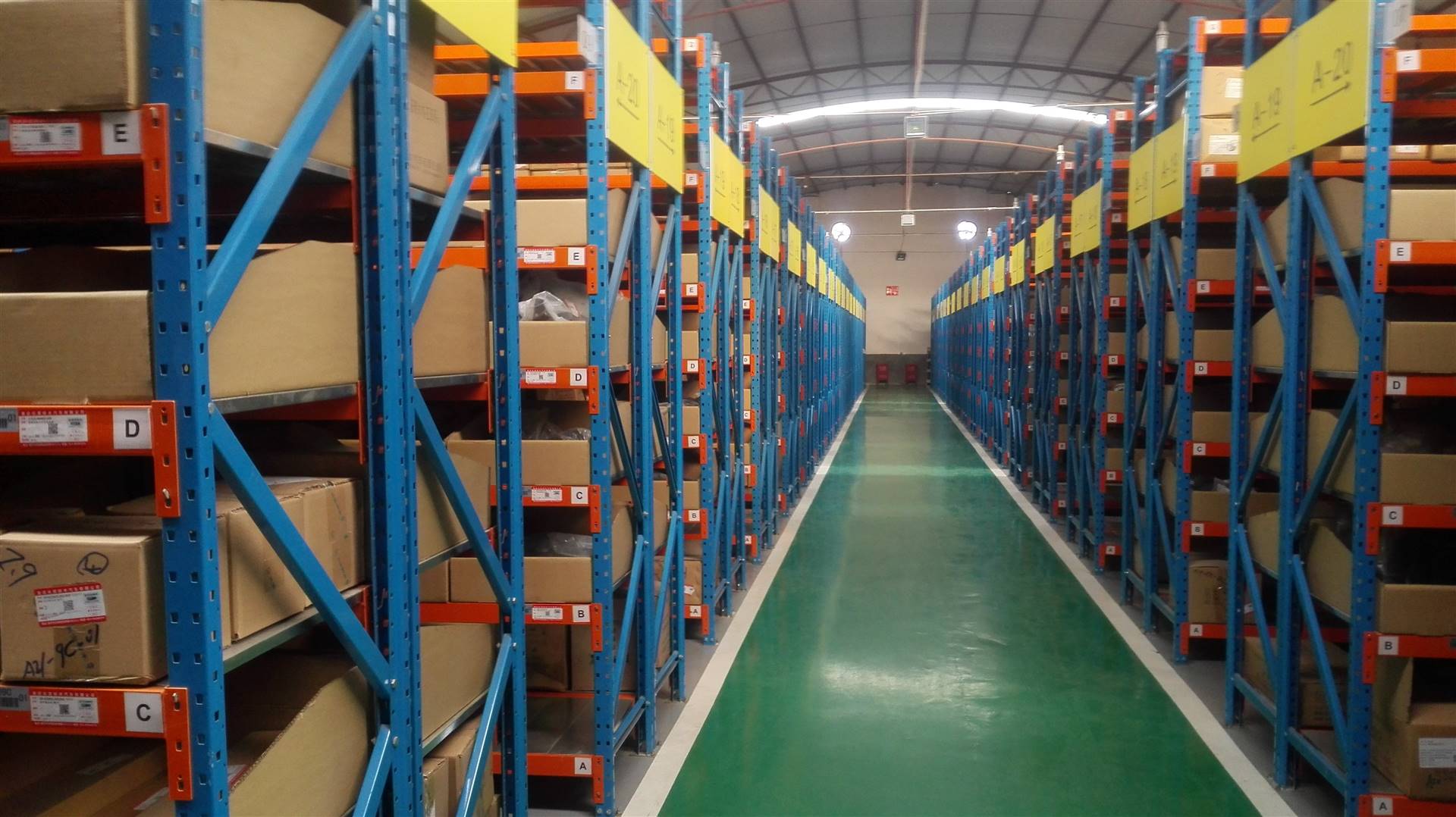 无锡皓盛货架源头厂家:怎样有效延长 仓储货架的使用年限寿命