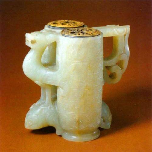 现在明龙泉青釉合卺杯能卖多少