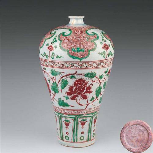 明红绿彩梅瓶近日拍卖去哪里