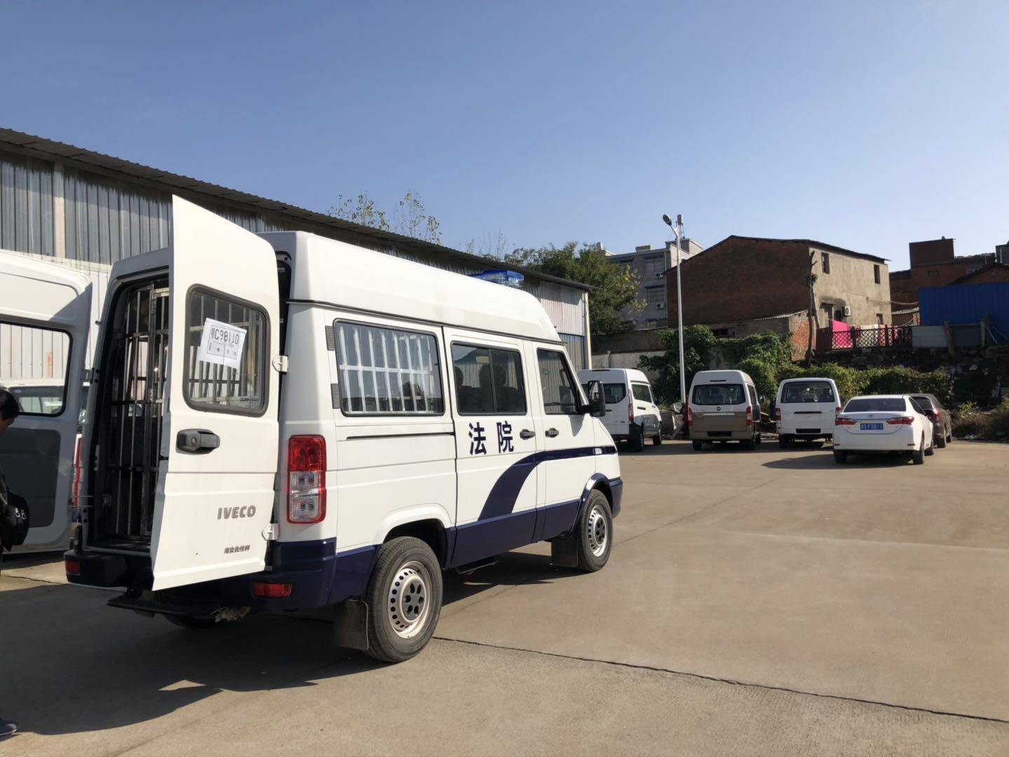 东风御风囚车多少钱一台