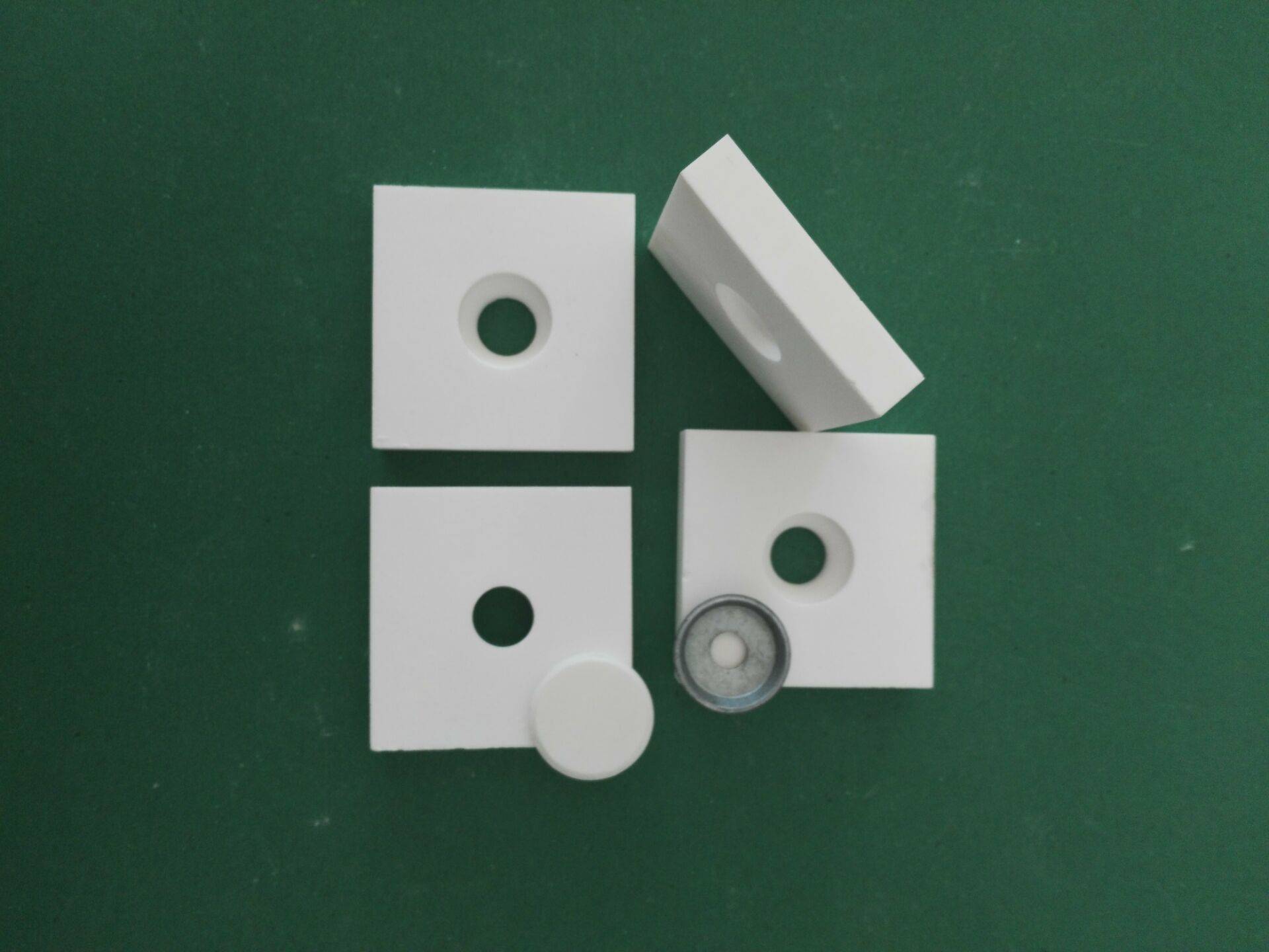 莫氏硬度9公差小平整耐磨陶瓷衬板