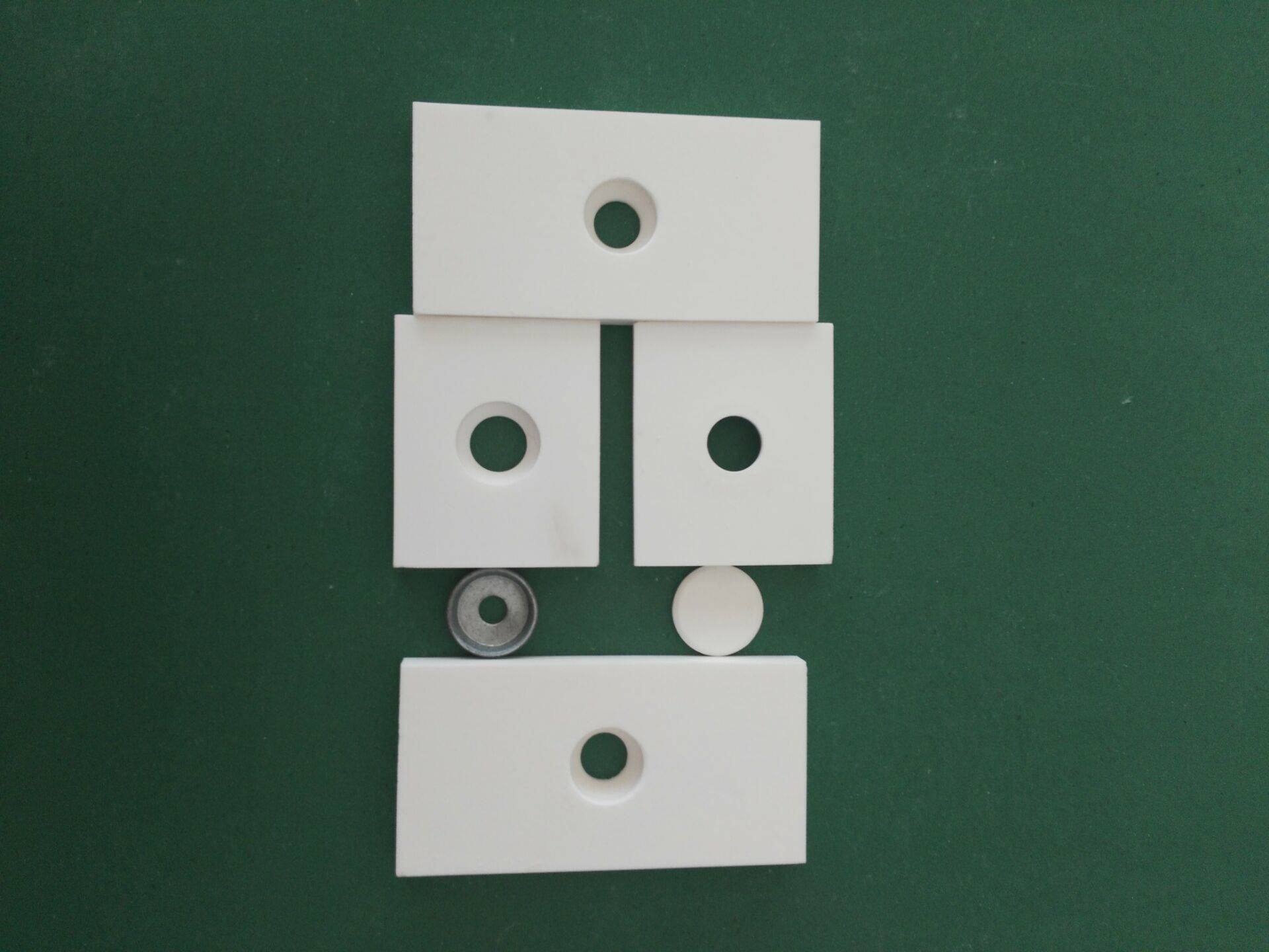 莫氏硬度9公差小平整耐磨陶瓷衬板