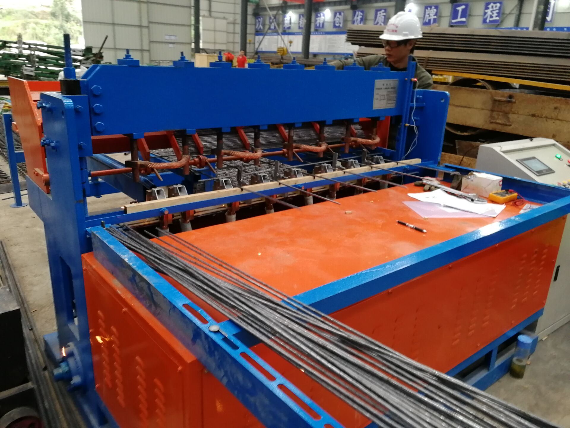 厂家直销2018新款数控钢筋网焊网机