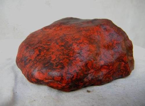 怎样拍卖红陨石合算